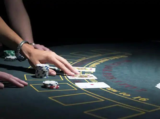 Grafik permainan Crash yang terus meningkat hingga crash di layar mobile cuan slot